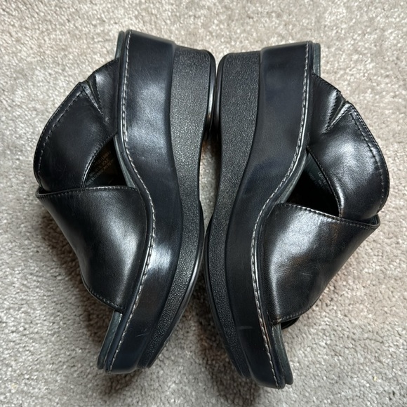 Dansko Buckle Cross Strap Black Leather Wedge Platform Sandal EU 36 US 6.5 - 7 - Picture 5 of 10